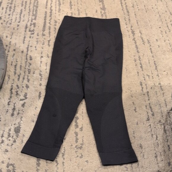 Lululemon Zone In Crop Black - Picture 6 of 11